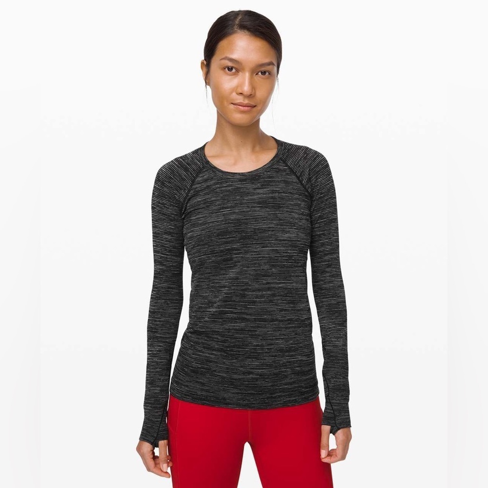 Lululemon Swiftly Speed Long Sleeve in Black / White / Black Size 4